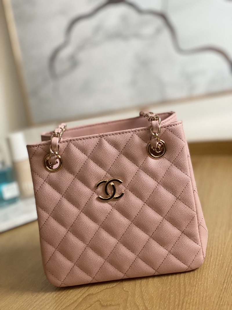Ch**el bucket bags